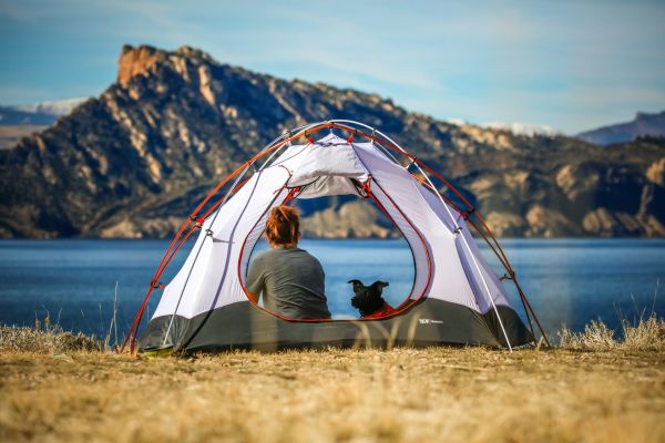 Comment organiser un camping pour une expédition de randonnée dans les Alpes autrichiennes?