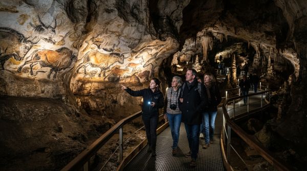 Comment organiser une visite des grottes préhistoriques en France?